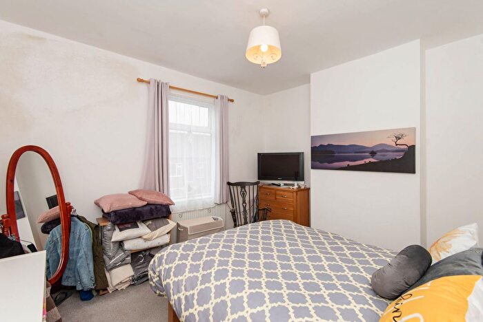 2 Bedroom Terraced House For Sale In Eyre Street East, Chesterfield, S41