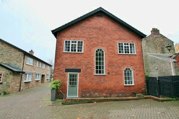 3 Bedroom Semi-Detached House To Rent In High Street, Old Whittington S41