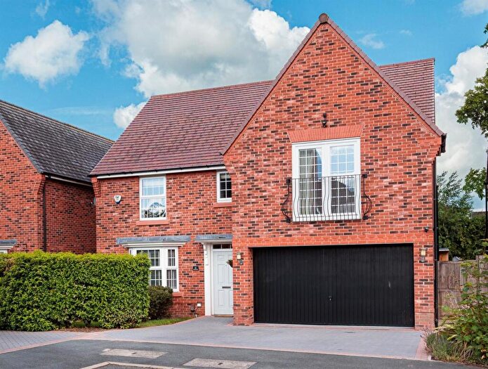 4 Bedroom Detached House For Sale In Tanyard Close, Wilmslow, SK9