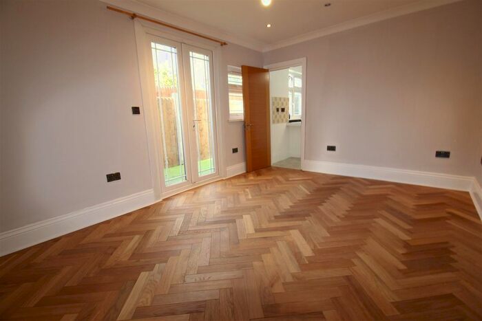 2 Bedroom Flat To Rent In Clarendon Road, London, E11