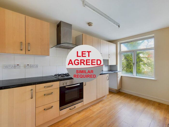 2 Bedroom Flat To Rent In Leighon Road, Paignton, TQ3