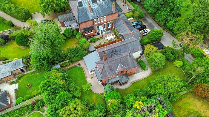 4 Bedroom Link Detached House For Sale In Rainford Road, Dentons Green, WA10
