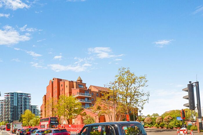 3 Bedroom Flat For Sale In Nine Elms Lane, Nine Elms, SW8