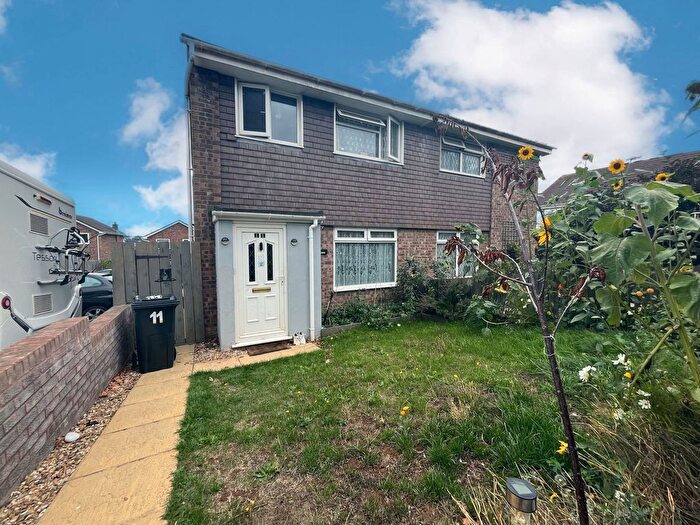 3 Bedroom Semi Detached House For Sale In Gate Tree Close, Kingsteignton, Newton Abbot, TQ12