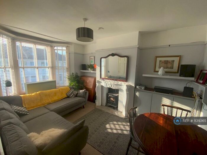 3 Bedroom Maisonette To Rent In Connaught Terrace, Hove, BN3