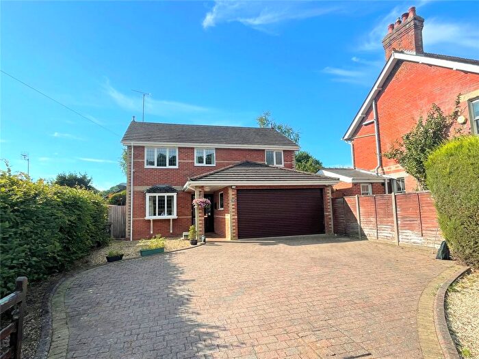 4 Bedroom Country House For Sale In Station Road, Alderholt, Fordingbridge, SP6