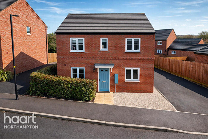 4 Bedroom Detached House For Sale In Larbourne Park Road, Northampton, NN7