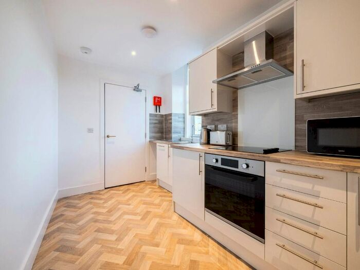 2 Bedroom Flat To Rent In Leith Walk, Leith, Edinburgh, EH6