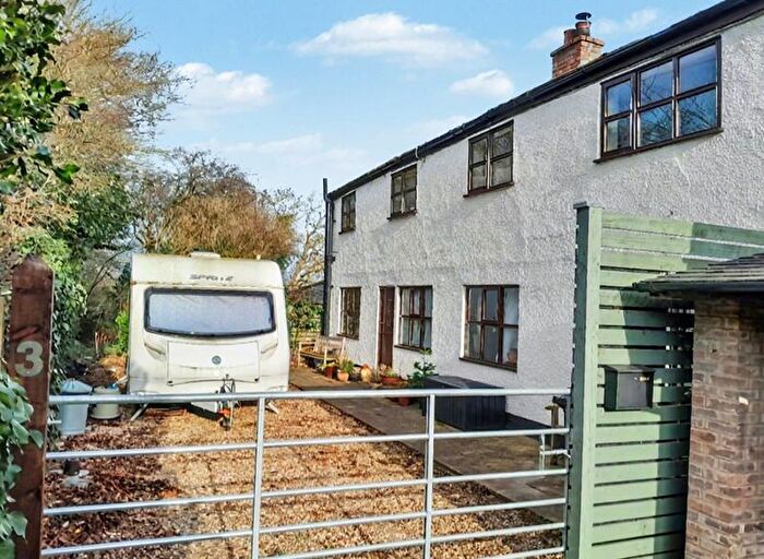 4 Bedroom Link Detached House For Sale In West View, Bardney, Lincoln, LN3