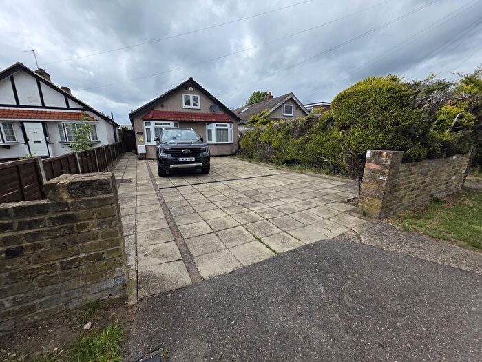 4 Bedroom Detached House For Sale In Pole Hill Road, Uxbridge, UB10