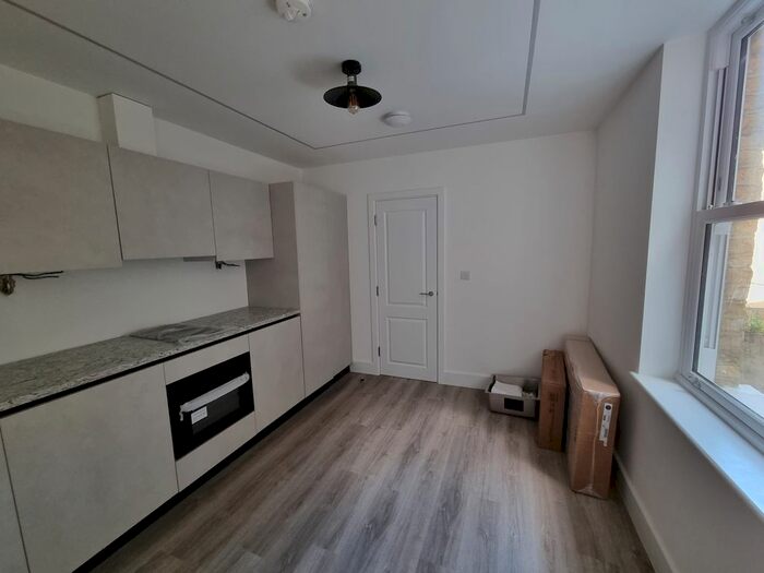 1 Bedroom Flat To Rent In Rita Road, London, SW8