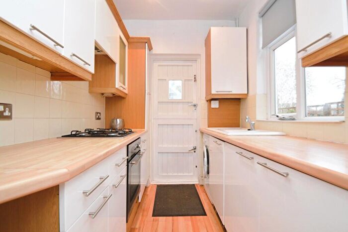 3 Bedroom End Of Terrace House To Rent In Moordown, London, SE18
