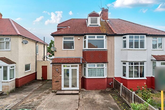 4 Bedroom Semi-Detached House To Rent In Montcalm Road, London, SE7