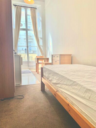 Studio To Rent In Bayswater, London., W2