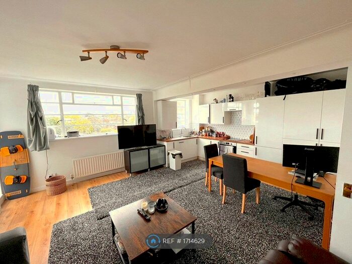 1 Bedroom Flat To Rent In Sheen Road, Richmond, TW9