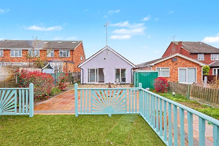 2 Bedroom Detached Bungalow For Sale In Hilltop Avenue, Hullbridge, Hockley, SS5