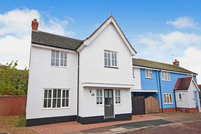 4 Bedroom Link Detached House For Sale In Bassingham Crescent, Tiptree, Colchester, CO5