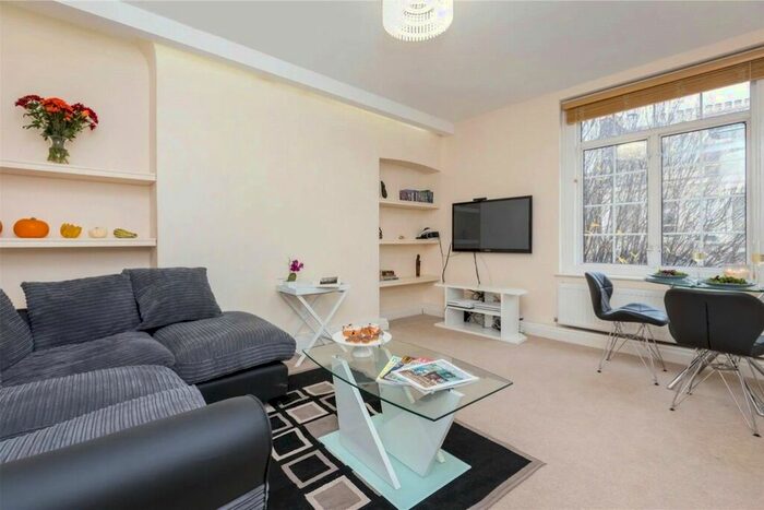 3 Bedroom Flat To Rent In Marble Arch Apartments, Marylebone, London, W1H