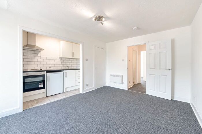1 Bedroom Flat To Rent In Isla Street, Dundee, DD3