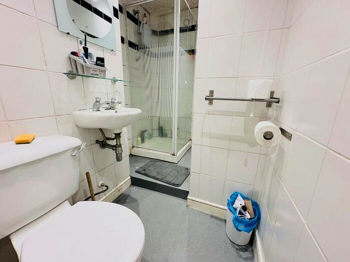 3 Bedroom End Of Terrace House To Rent In St. Pauls Crescent, West Bromwich, West Midlands, B70