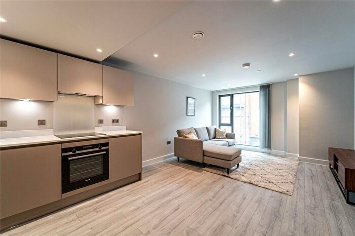 2 Bedroom Apartment To Rent In St Martins Place, Broad Street, Birmingham, West Midlands, B15