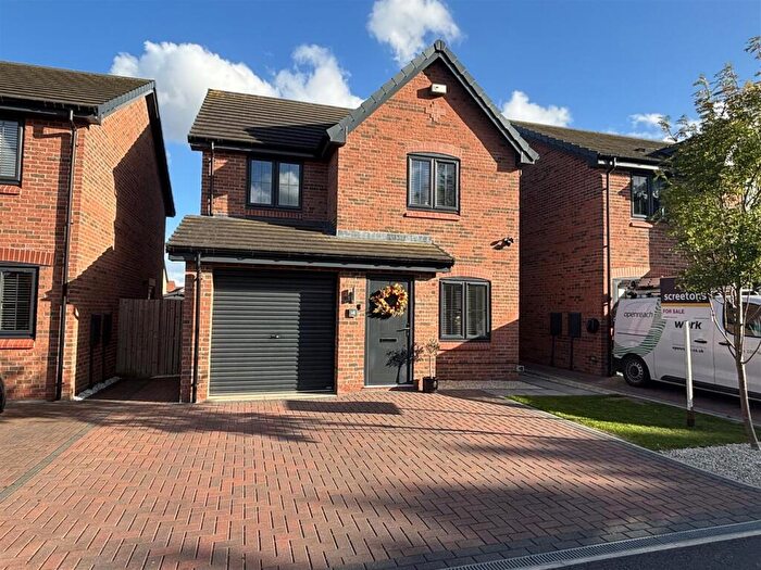 3 Bedroom Detached House For Sale In Houlder Drive, Howden, Goole, DN14