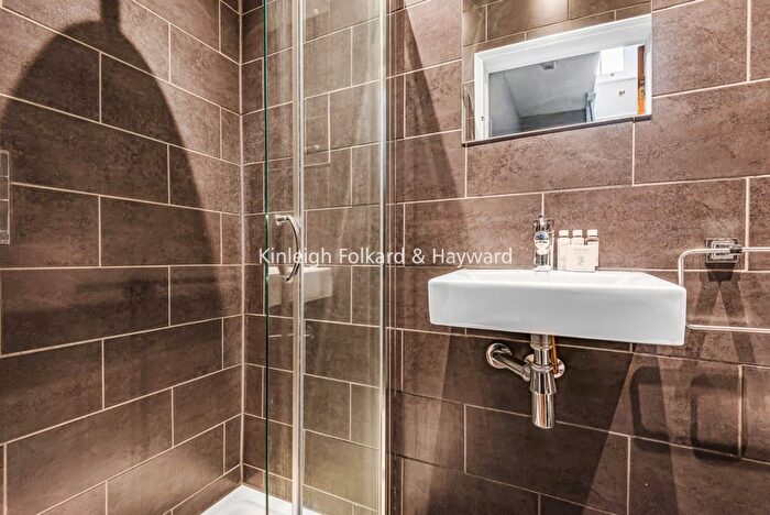 3 Bedroom Flat To Rent In Sarre Road, London, NW2