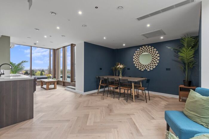 Studio To Rent In Hanger Lane, Ealing, W5