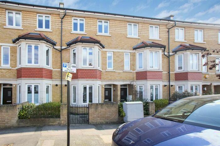 4 Bedroom Town House To Rent In Claude Road, Leyton, London, E10