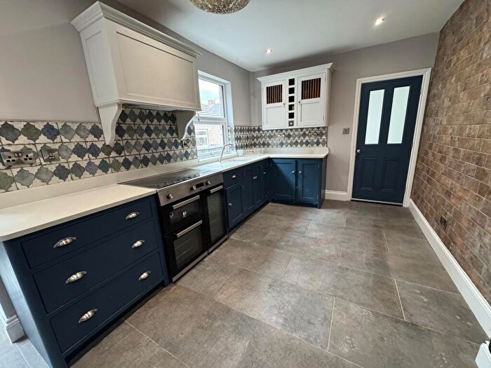 1 Bedroom Flat To Rent In Queens Avenue, Tunstall, ST6