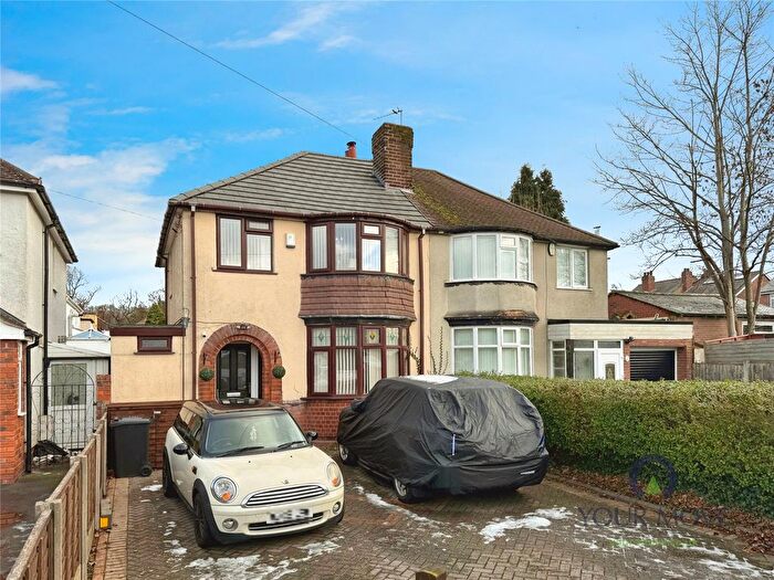 3 Bedroom Semi Detached House For Sale In Tansley Hill Avenue, Dudley, West Midlands, DY2