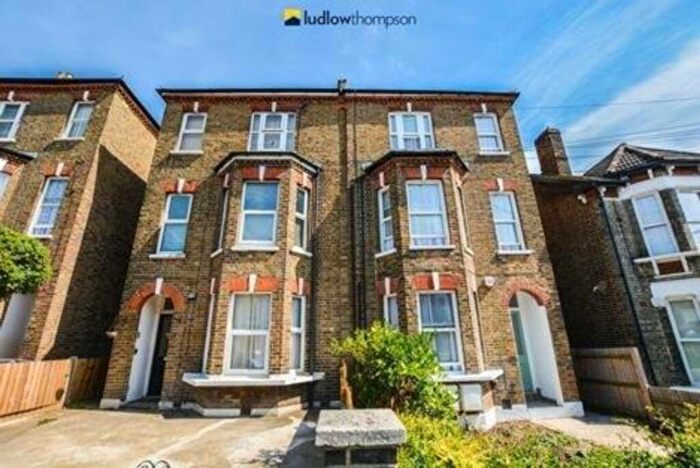 2 Bedroom Flat To Rent In Faversham Road, Catford, London, SE6
