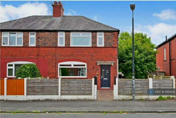 3 Bedroom Semi-Detached House To Rent In Royton Avenue, Sale, M33