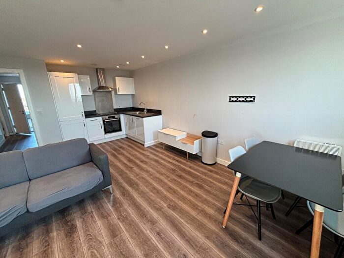 2 Bedroom House To Rent In Crosby Road North, L22