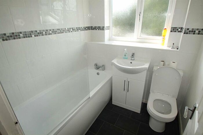 2 Bedroom End Of Terrace House To Rent In Elm Close, Oswestry, SY11