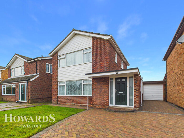 3 Bedroom Detached House For Sale In Westland Road, South Oulton Broad, NR33