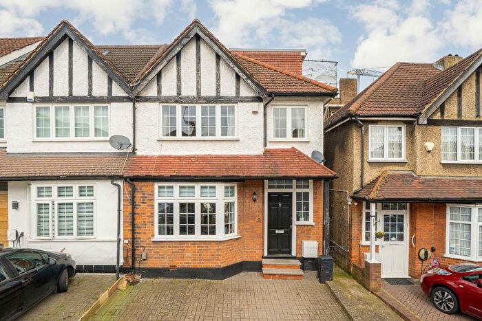 4 Bedroom End Terrace House For Sale In Florence Street, London, NW4