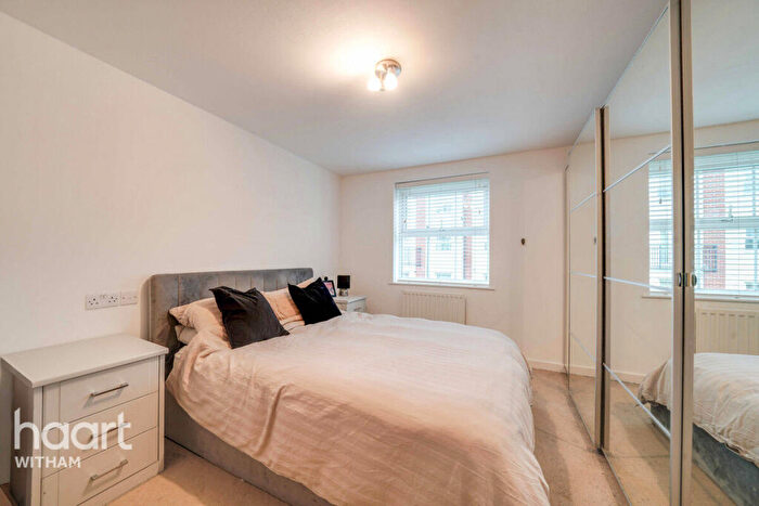 2 Bedroom Apartment For Sale In Holst Avenue, Witham, CM8