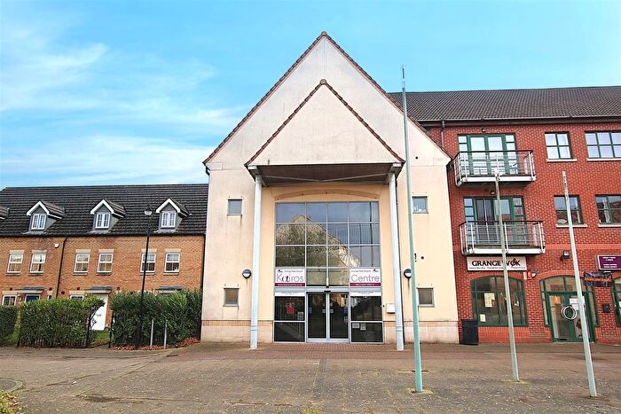 2 Bedroom Flat For Sale In Wilks Walk, Grange Park, NN4