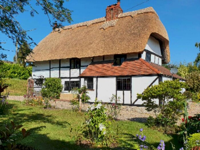 4 Bedroom Cottage For Sale In Shepherds Cottage, Brightwell Upperton, OX49