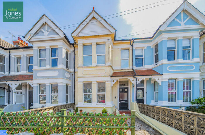 Flat To Rent In Navarino Road, Worthing, West Sussex, BN11