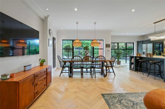 5 Bedroom Detached House For Sale In Beechwood Avenue, Weybridge, Surrey, KT13