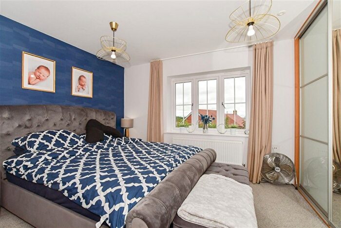 2 Bedroom Semi-detached House For Sale In Kingfisher Drive, Crowborough, East Sussex, TN6