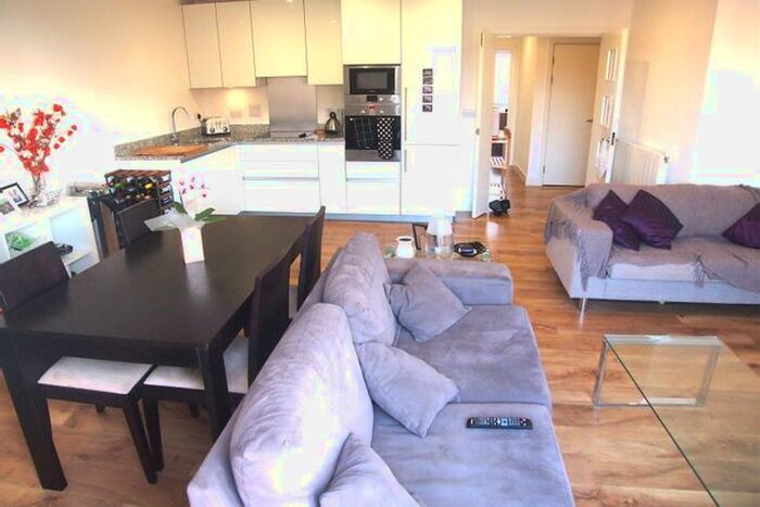2 Bedroom Flat To Rent In Dowding Drive, London, SE9