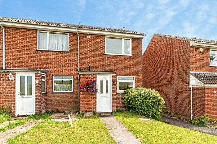 2 Bedroom End Of Terrace House For Sale In Roman Road, Basingstoke, RG23