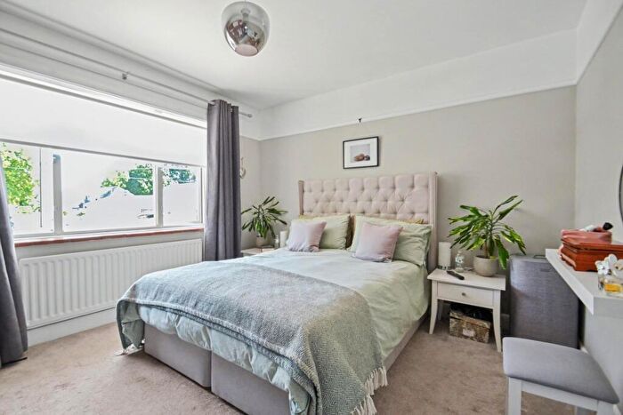 5 Bedroom Detached House For Sale In Broadstone, BH18 - Photo 10