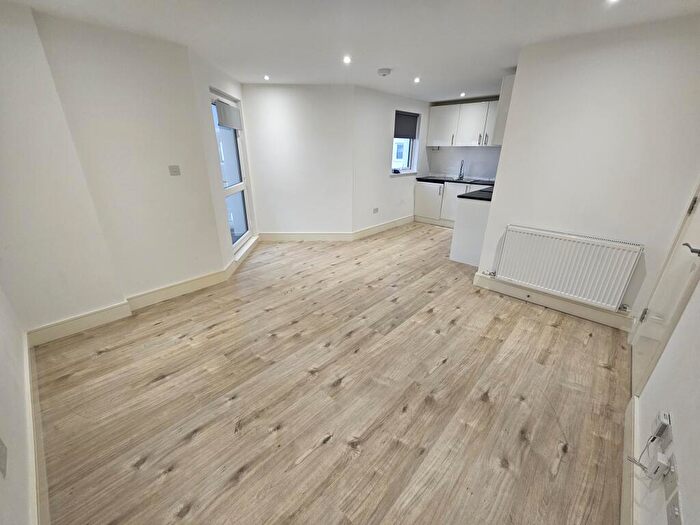 2 Bedroom Apartment To Rent In Midland Road, Luton, LU2