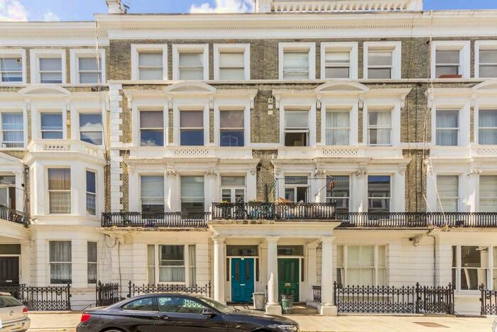 2 Bedroom Flat To Rent In Castletown Road, London, W14