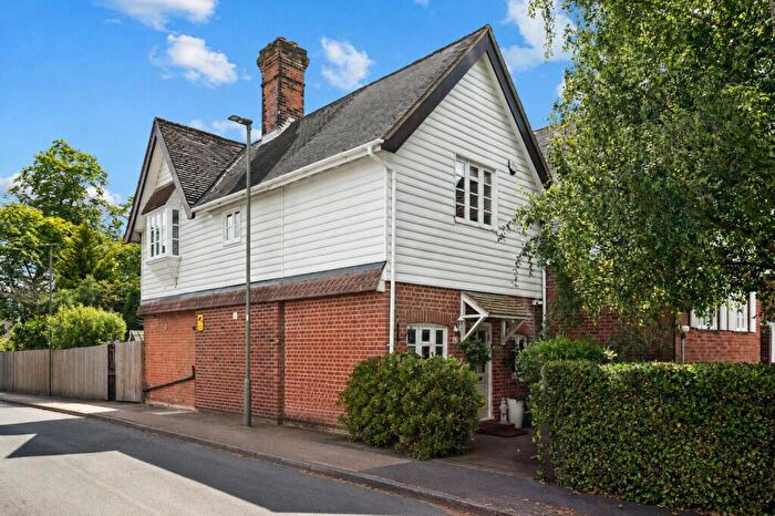 3 Bedroom House For Sale In Totteridge Village, London, N20
