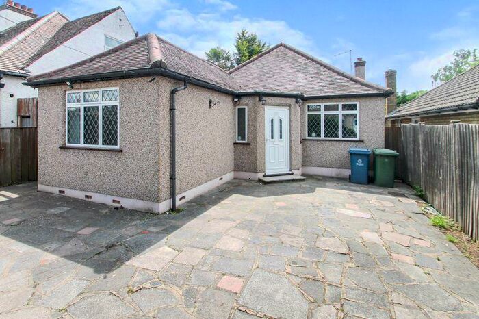4 Bedroom Detached Bungalow To Rent In Village Way, Pinner, HA5